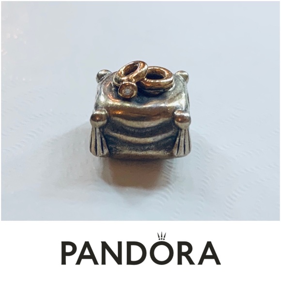 PANDORA Wedding Rings on Pillow Charm - Picture 1 of 3
